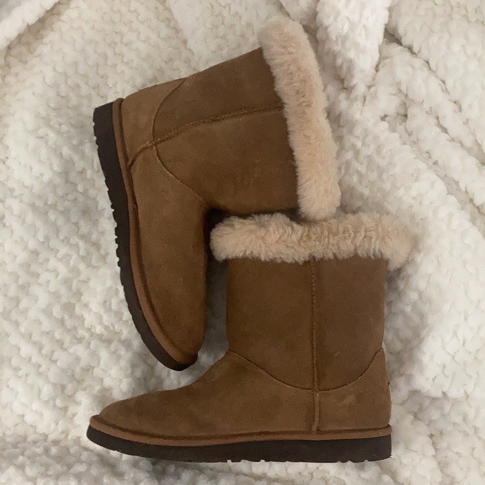 - UGG brown short bow tie booties - Picture 2 of 8